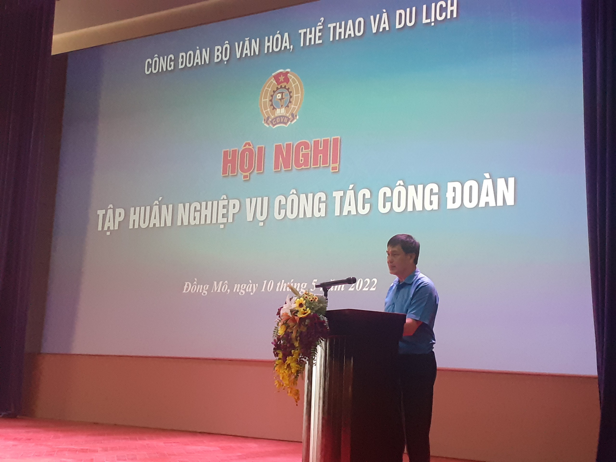 Ông Trần Huy Toản – Phó Chủ tịch Công đoàn Bộ VHTTDL phát biểu khai mạc Hội nghị